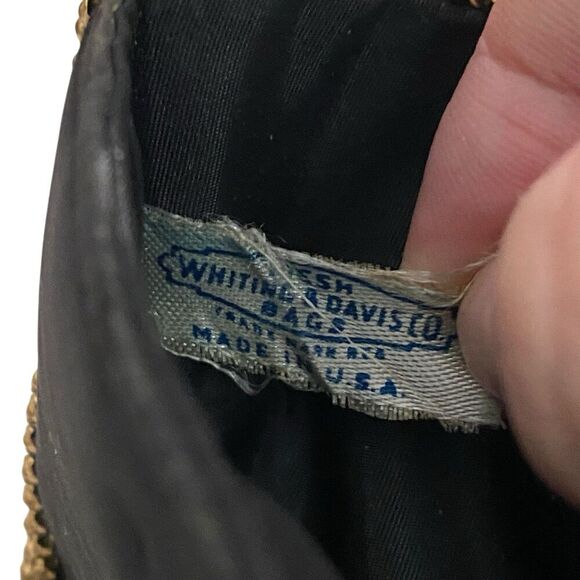 Vintage 1950s Whiting And Davis Gold Tone Mesh Wallet - Picture 4 of 4